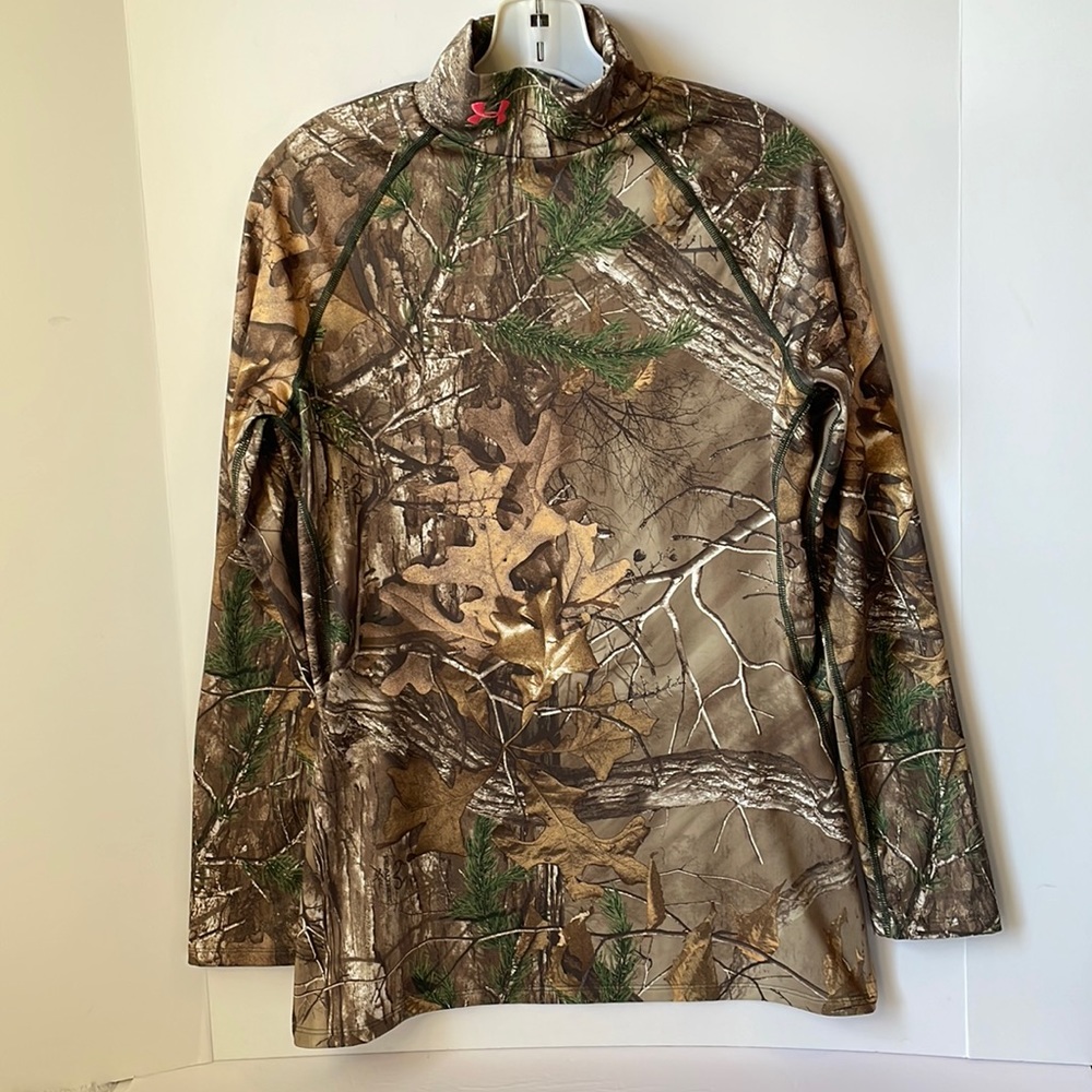 Under Armour Women's XL ( Large) Camo  Realtree mockneck  shirt  Fitted